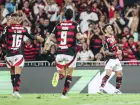 Jogadores do Rubro-Negro comemoram goleada que mantém Flamengo na liderança da Série A.