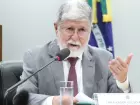 Celso Amorim critica postura dos EUA e defende sistema multilateral de comércio.