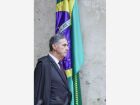 O presidente do STF, ministro Luís Roberto Barroso, aconselhou o filho a não retornar agora aos EUA 