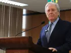 Ministro da Justiça, Ricardo Lewandowski, durante anúncio oficial do texto final da Lei Antimáfia, em Brasília.
