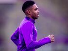 Vitinho treina com elenco do Corinthians, mas ainda com dúvidas sobre estreia