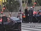 Gato Preto bate Porsche, que fica destruído, na Avenida Faria Lima. Ele estava com a namorada Bia Miranda