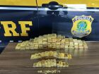 Mais de 100 barras de ouro maciço, totalizando 103 kg, foram encontrados dentro de uma picape.