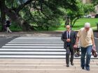 Vice-governador do Texas Dan Patrick entra no Capitólio antes de uma reunião do Comitê da Câmara Estadual em imagem desta segunda-feira, 4, em Austin, Texas 