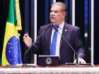 Senador Nelsinho Trad durante sessão no Congresso: proposta garante mais prazo para regularização em áreas de fronteira
