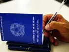 Gráfico ou panorama do IBGE mostra recorde de população ocupada e queda da taxa de desocupação no País no trimestre encerrado em julho