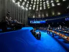 Parlamentares durante a votação do texto, no Plenário da Casa Alta.