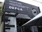 Fachada da Delegacia Especializada de Proteção à Criança e ao Adolescente (DEPCA), em Campo Grande, unidade da Polícia Civil responsável por investigar crimes contra menores.