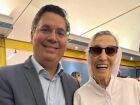 Foto de arquivo mostra o vereador Dr. Victor Rocha ao lado de Irmã Silvia Vecellio, inspiração da medalha aprovada pela Câmara de Campo Grande.