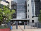 Fachada do Fórum Heitor Medeiros, em Campo Grande, onde foi proferida a decisão que condenou plataforma de delivery por danos morais.