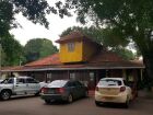 Fachada do Restaurante Água Rica, fundado em 1958 e tombado como de Valor Relevante Histórico e Cultural pelo Decreto nº 1.585/2017, patrimônio que se tornou referência para viajantes na BR-163.