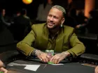 Neymar trata lesão jogando poker online e compartilha rotina de recuperação em casa.