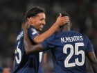 Marquinhos e Nuno Mendes comemoram vitória parisiense sobre a Atalanta.