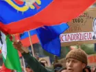 Manifestantes indígenas bloqueiam estradas no Equador em protesto contra medidas econômicas e políticas do governo Noboa