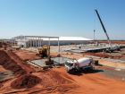 Obras avançam em Inocência (MS), onde a Arauco ergue a maior fábrica de celulose do mundo, com investimento de R$ 25 bilhões.