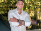 Gabriel Spalone tem 29 anos e é empresário e influenciador digital.