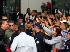 Bolsonaro não falou com apoiadores na porta do hospital 