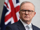 O primeiro-ministro da Austrália, Anthony Albanese, fala à imprensa durante uma coletiva no Parlamento, em Canberra, na terça-feira, 26 de agosto de 2025.