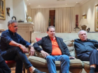 Encontro entre Paulinho da Força, Aécio Neves e Michel Temer teve participação virtual de Hugo Motta 