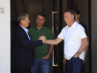 O ex-presidente Jair Bolsonaro que cumpre prisão domiciliar, recebe a visita do governador da cidade de São Paulo, no início da tarde desta segunda-feira 29, em Brasília 