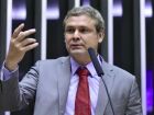 Lindbergh Farias critica avanço da anistia e diz que governo vai se mobilizar contra urgência no plenário
