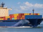 Exportações brasileiras para os EUA caem com tarifa de 50% de Trump, enquanto vendas para a China disparam.
