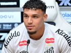Vitor Hugo foi apresentado pelo Santos e revelou que mensagem de Neymar foi decisiva em sua escolha.