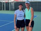 uisa Stefani e Timea Babos comemoram classificação para as quartas de final do US Open