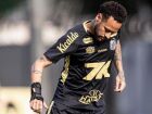 Com dores na coxa, Neymar não treinou e pode ficar fora do clássico contra o São Paulo, na Vila Belmiro.