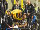 Cuello saiu lesionado do duelo com o Bolívar