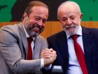 Ministro de Minas e Energia, Alexandre Silveira, ao lado do presidente Lula.