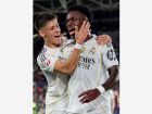Vini Jr. e Franco Mastantuono celebram gol pelo Real Madrid em partida de LaLiga contra o Levante.