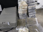 Droga estava dentro do bagageiro da mulher 