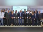 Representantes do TJMS e da UFMS durante o lançamento do projeto de inteligência artificial para automatizar a redação de atos jurídicos, em Campo Grande.