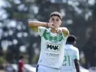 Jogador do Náutico comemora gol da vitória sobre o Corumbaense na final de ida do Estadual Sub-15, no estádio Arthur Marinho, em Corumbá.