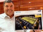 O prefeito de Bonito, Josmail Rodrigues, apresenta o projeto do novo complexo esportivo que será construído no município com investimento de R$ 5,6 milhões oriundos de emenda federal. A estrutura terá capacidade para 2 mil pessoas e visa fortalecer o fute