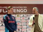 Filipe Luís recebe homenagem no Flamengo.