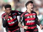 O meia Arrascaeta celebra o primeiro gol na vitória do Flamengo sobre o Juventude pelo Campeonato Brasileiro.
