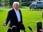 O presidente Donald Trump fala com repórteres antes de deixar a Casa Branca, sexta-feira, 26 de setembro de 2025, em Washington.