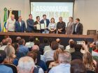 Lançamento do Assomasul Gov MS 4.0 reúne autoridades estaduais e municipais em Campo Grande; iniciativa beneficia todos os 79 municípios do Estado