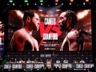 Canelo Alvarez e Terence Crawford lutam em Las Vegas, Nevada, neste sábado.
