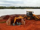 Sisep inicia limpeza preventiva no canal do vertedouro do Lago do Amor em Campo Grande para evitar entupimentos e transbordamentos.