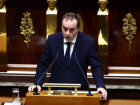 O primeiro-ministro da França, Sébastien Lecornu, reconduzido ao cargo por Emmanuel Macron, faz seu primeiro discurso à Assembleia Nacional, em Paris