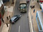 Caminhão do Exército bate em carro na Rui Barbosa, em Campo Grande; motorista de 70 anos ficou em choque, mas sem ferimentos graves.