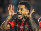 Matheuzinho fez o único gol do jogo, de pênalti. 