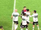 Zeca, do Coritiba, leva tapa no rosto em jogo da Série B 