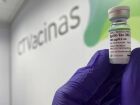 Desenvolvida pela UFMG, a SpiN-TEC é a primeira vacina 100% nacional contra a covid-19 e deve chegar ao SUS em 2026.