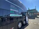 Veículos da Mercedes-Benz cruzam o Brasil rumo à COP30 com biocombustível BeVant e doações a comunidades carentes