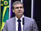 Lindbergh Farias protocolou no STF representação contra Flávio Bolsonaro por post que sugeriu apoio militar dos EUA no combate ao tráfico na Baía de Guanabara.