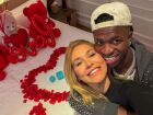 Jogador e influenciadora assumiram romance nesta terça-feira, 28